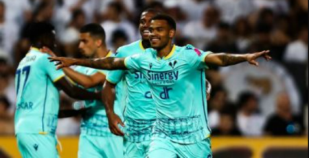 هيلاس فيرونا يفوز على سبيزيا ويتأهل للبقاء في الدوري الإيطالي